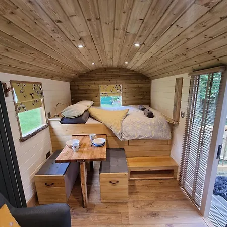 Parque de Campismo Syke Farm - Yurt's And Shepherds Hut