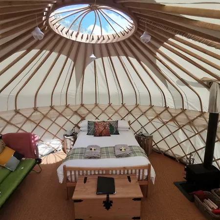 Syke Farm - Yurt's And Shepherds Hut