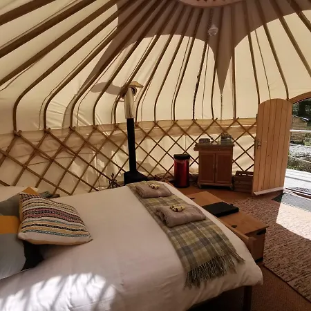 Syke Farm - Yurt's And Shepherds Hut