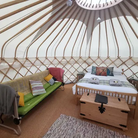 Syke Farm - Yurt's And Shepherds Hut Camping Buttermere