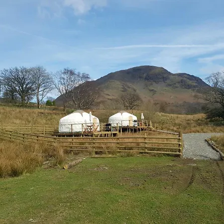 Syke Farm - Yurt's And Shepherds Hut